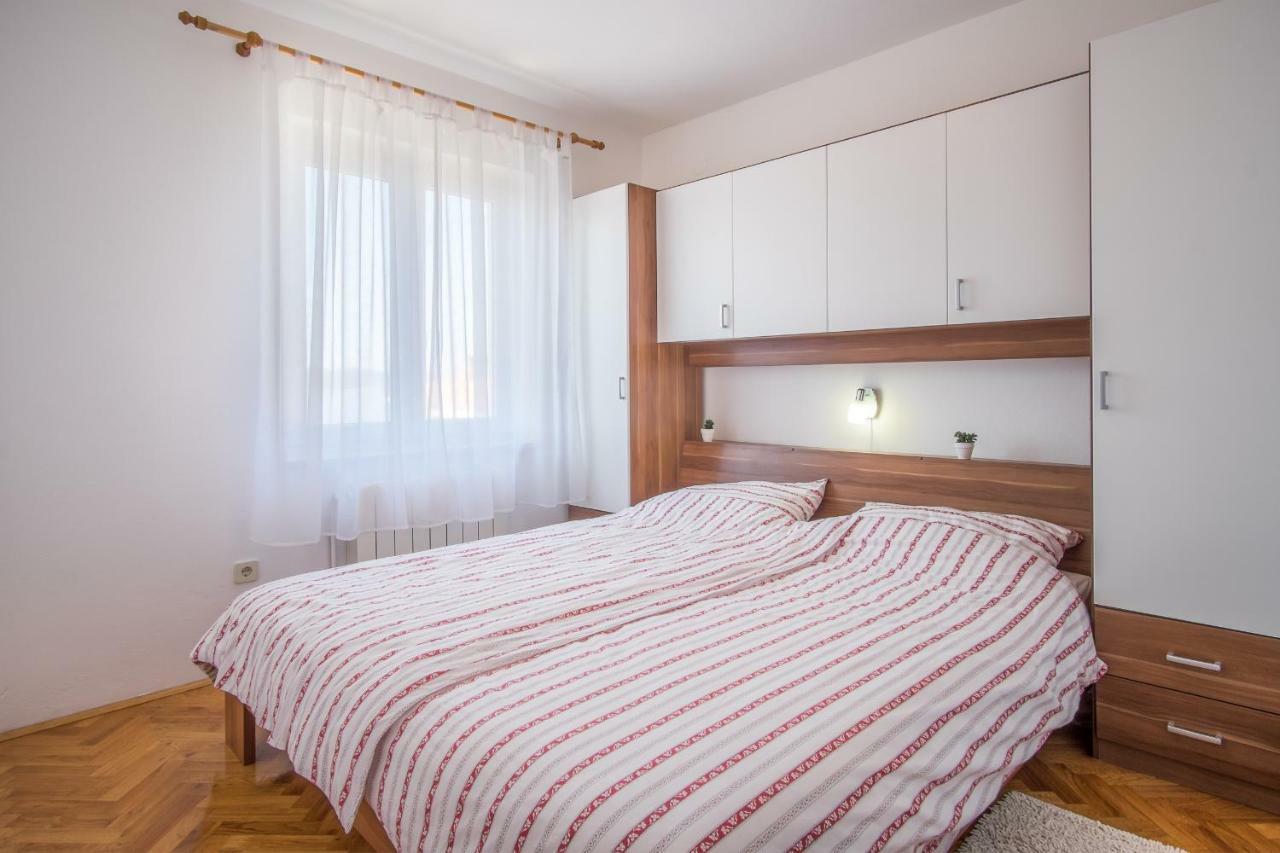 Apartman Cubranic Apartment Vrbnik Luaran gambar
